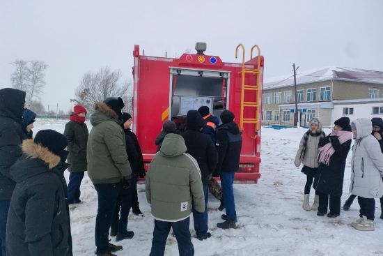 22 желтоқсанда мектепте кәсіптік бағдар беру және жастарды әскери-патриоттық тәрбиелеу аясында өрт сөндіру-құтқару қызметінің қызметкерлері 7-9 сынып оқушыларымен танымдық кездесу өткізді және өрт сөндіруші мамандығының ерекшеліктері туралы айтып, арнайы 