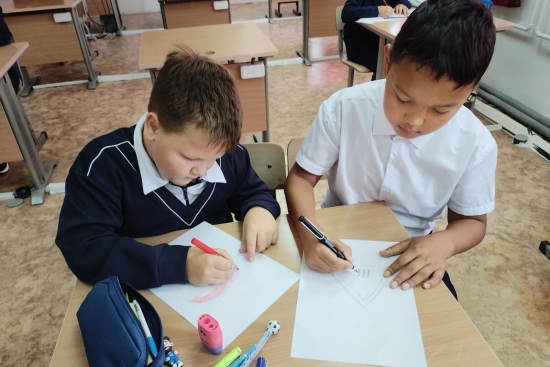 27.01.2026 ж. күні,заң және тәртіп айлығы аясында директордың тәрбие жөніндегі орынбасары, Н.В. Шукина, мектеп тәлімгері, Т.В. Сопко - жол қозғалысы ережелері, өрт қауіпсіздігі, ғаламтор қауіпсіздігі, баланың құқықтары мен міндеттері бекеттері бойынша 