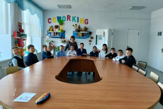 2026 жылғы 15 сәуірде Н.В. Шукина оқушылармен кездесу ұйымдастырды. Кездесу барысында ұлттық тәрбие, салт-дәстүр және әдеп тақырыптары талқыланды. Кездесудің мақсаты — оқушылардың кітап оқуға қызығушылығын қалыптастыру, ұлттық дәстүрлер мен мәдениетке құр